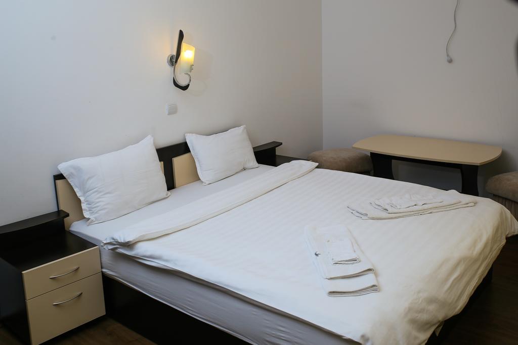 Семеен Хотел Златоград Habitación foto